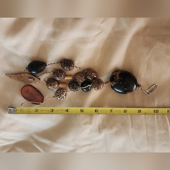 Natural nut shell Keychain - Picture 2 of 4